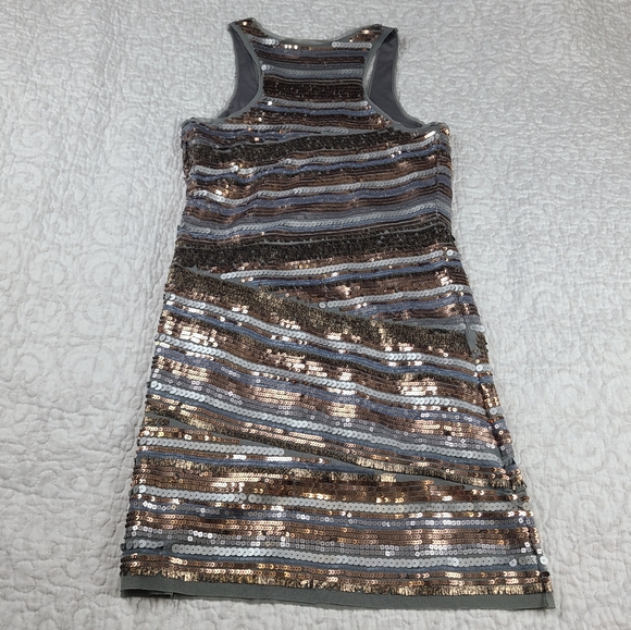 Chelsea and violet sequin dress - Picture 3 of 6